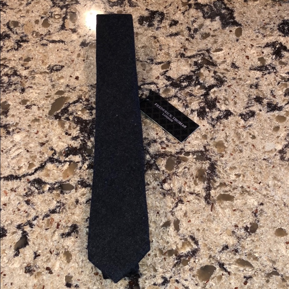 Men’s NWT tie